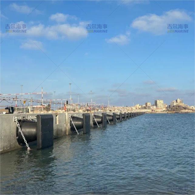  Se entregaron defensas y bolardos para el proyecto de terminal de contenedores de puerto marino ABU QIR (JCO 、 T-Bollard)