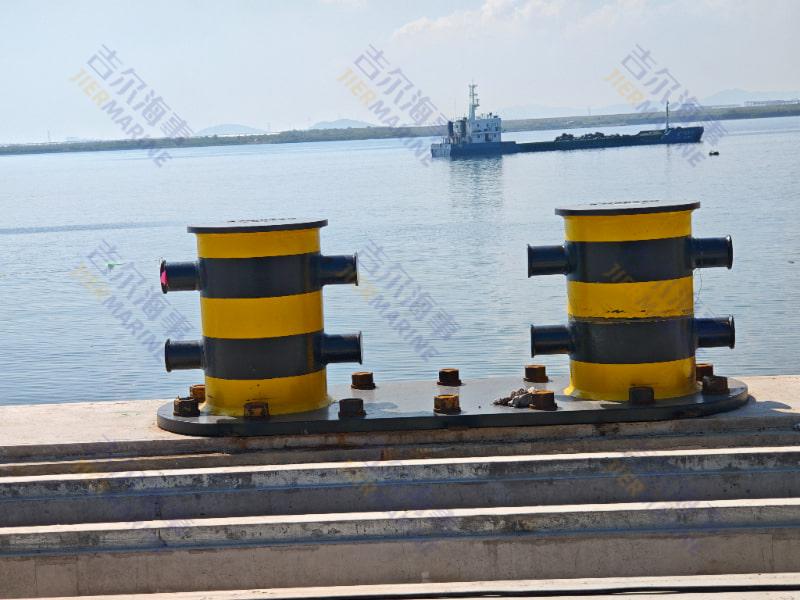 dos encabezados Bollard