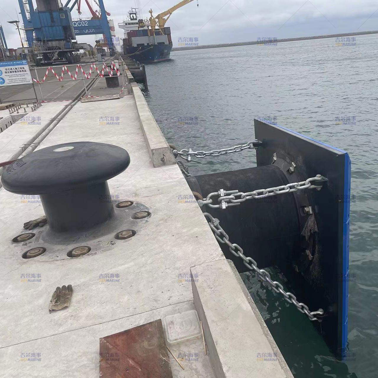 Super Cell Fender, Arch Fender y Cast Steel Pillar Bollard para Kribi Deep Sea Port en Camerún, África (JSC 、 JBP)